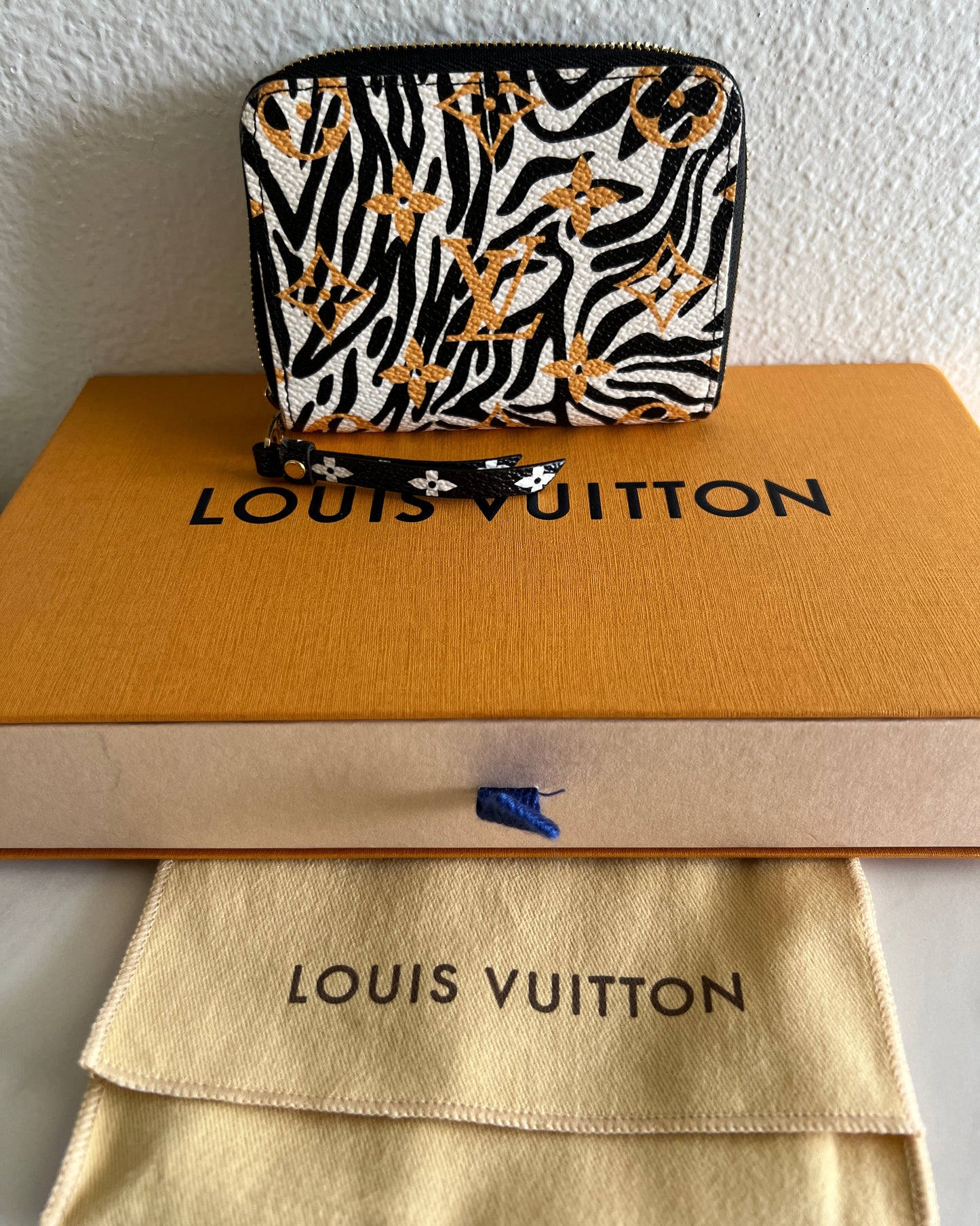 Pre-owned LOUIS VUITTON Limited Edition Jungle zippy coin wallet_ 296