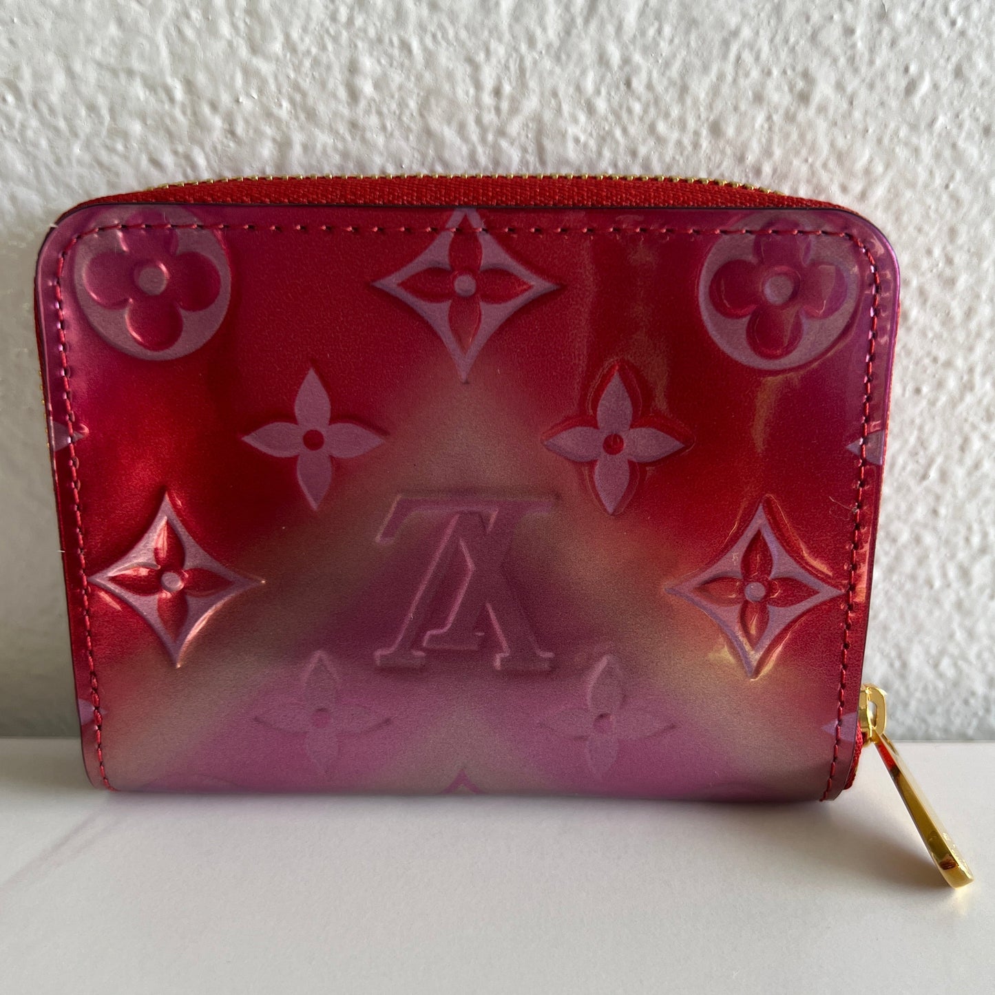 Pre-owned LOUIS VUITTON Limited Edition zippy coin wallet red and pink vernis leather_ 297