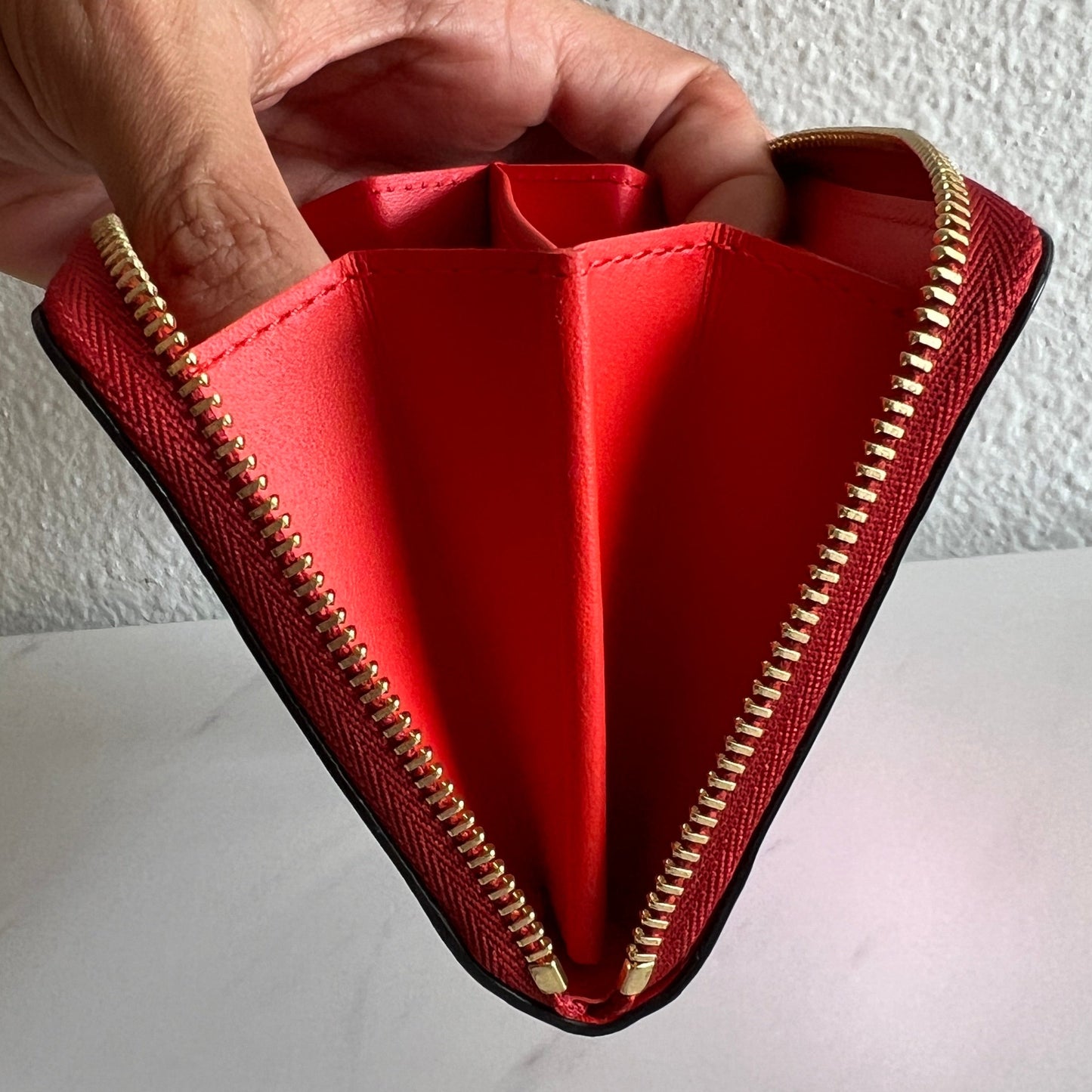 Pre-owned LOUIS VUITTON Limited Edition zippy coin wallet red and pink vernis leather_ 297