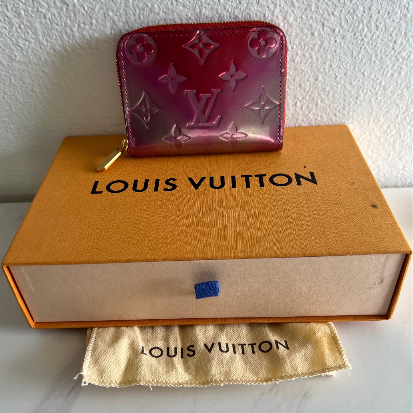 Pre-owned LOUIS VUITTON Limited Edition zippy coin wallet red and pink vernis leather_ 297