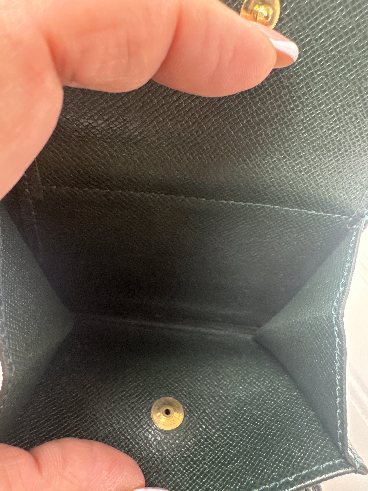 Pre-owned LOUIS VUITTON Bi-fold Wallet Green Leather _190-4